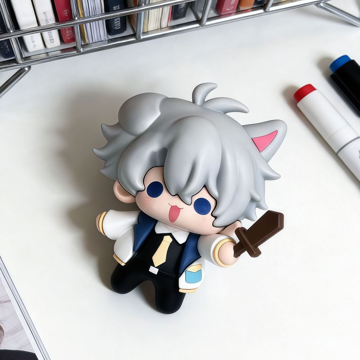 Muyo House Fanmade Fanart Gray Hair White Clothes Sword in hand 8CM Action Figure