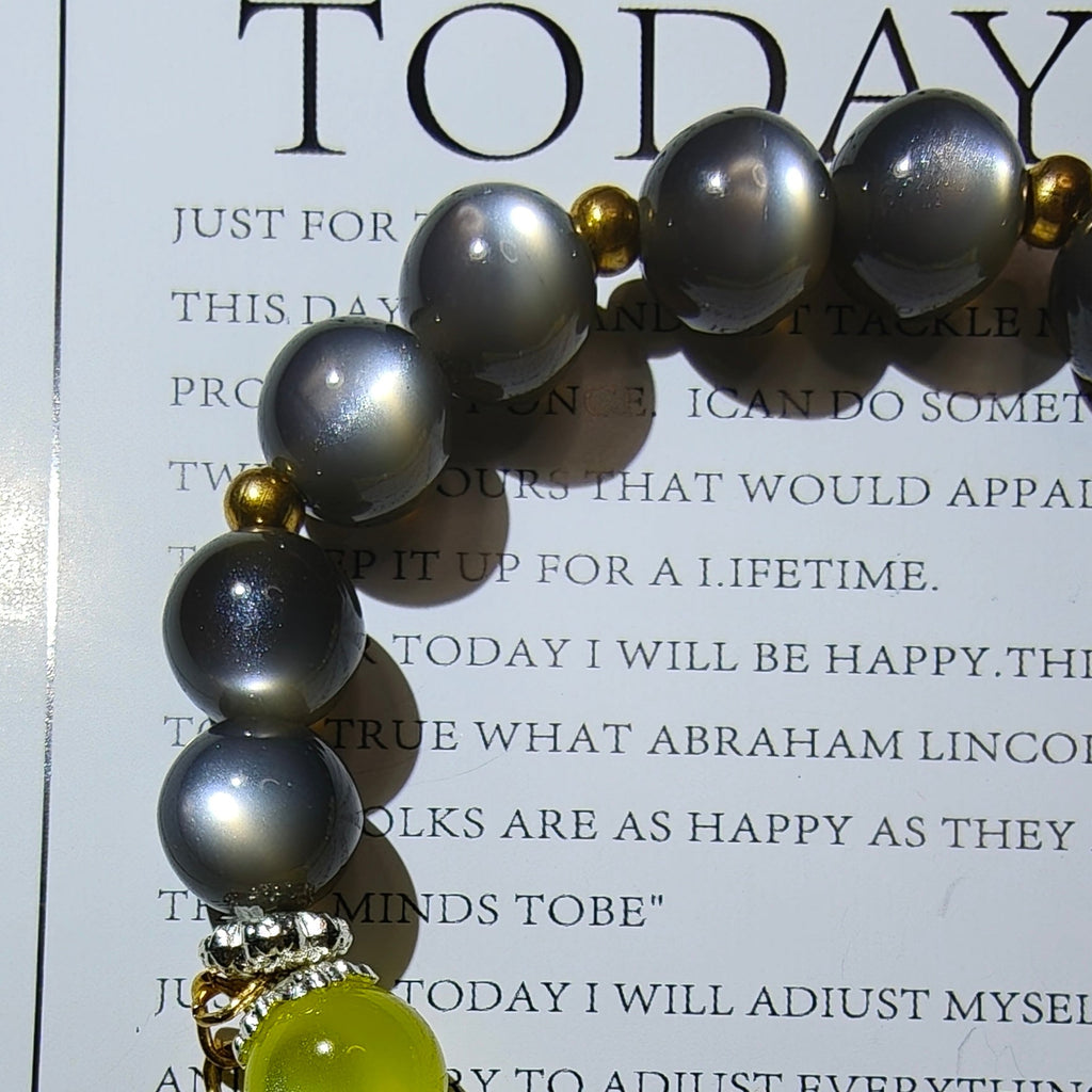 Muyo Hose KPop Demon Hunters Huntrix Zoey ALL White Performance Suit Inspired Round Beads Bracelet