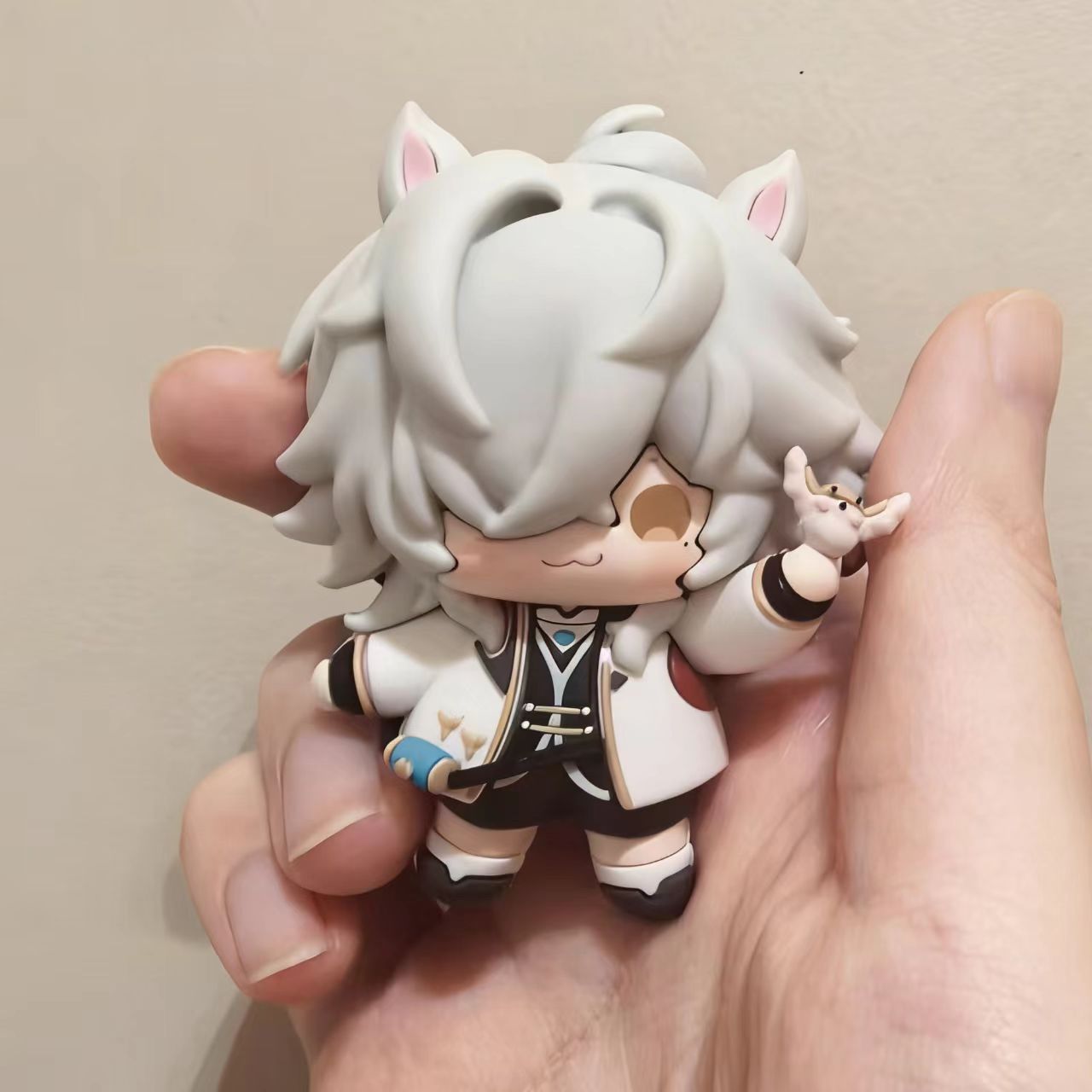 Muyo House Fanmade Fanart  Gray  Hair White Clothes  Action Figure